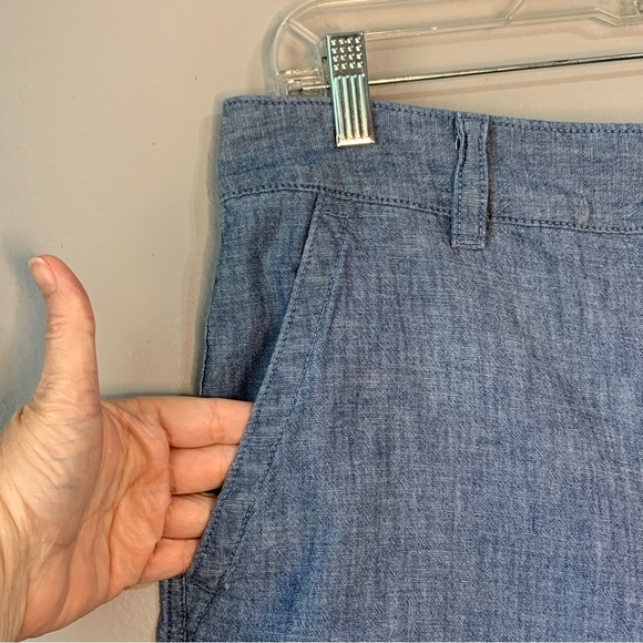 GAP girlfriend khaki short in a blue chambray. Size 12‎ - Picture 4 of 11